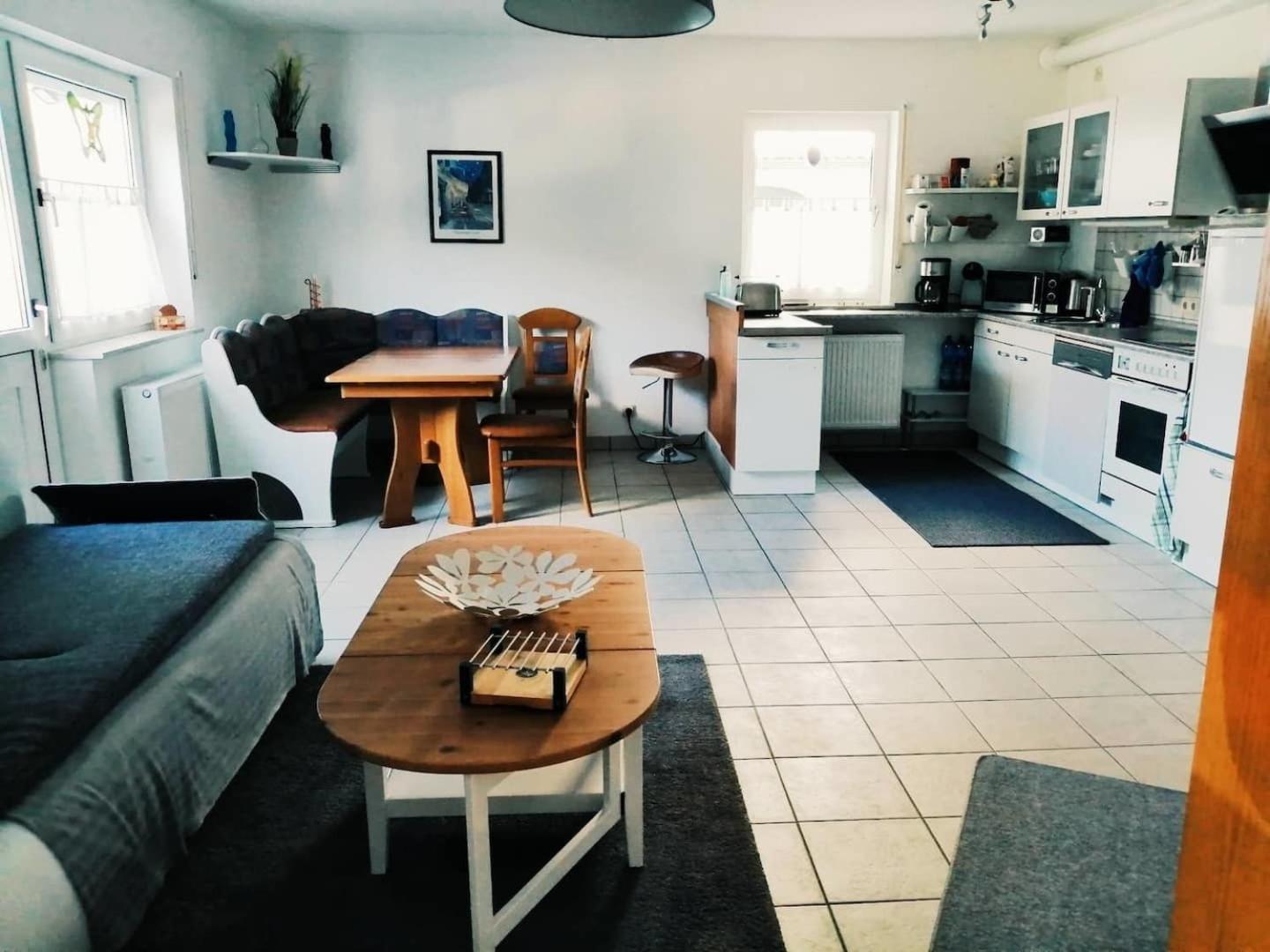 Ferienwohnung 76 qm Whg im EG Haus-Wohlfühloase vor der Haustür Gladenbach Exterior foto